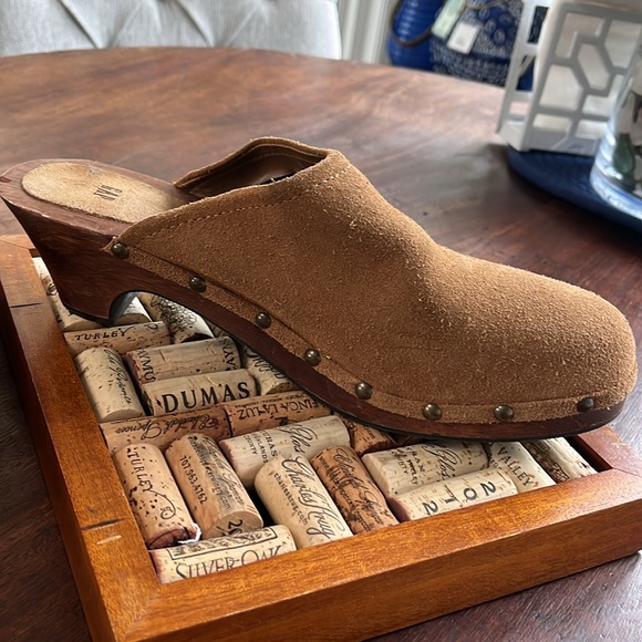 Gap never worn clogs - Picture 4 of 6